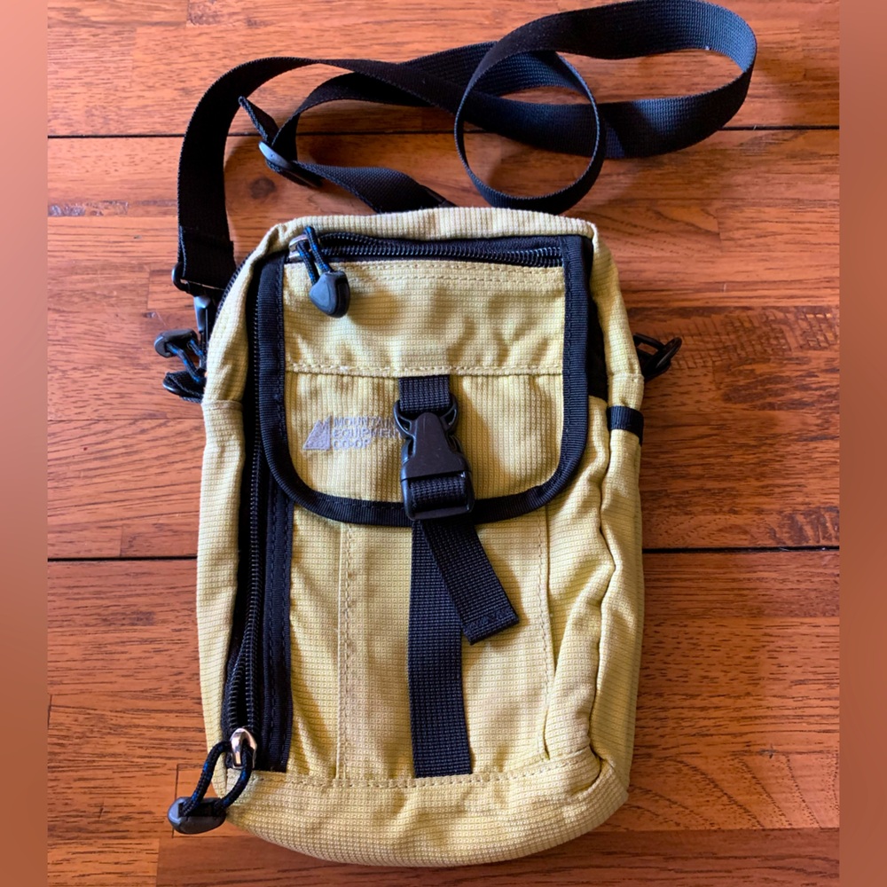 MEC MOUNTAIN EQUIPMENT COOP | CrossBody Bag